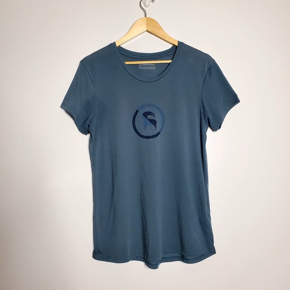 Backcountry logo front lightweight Blue short sleeve t-shirt Size XL